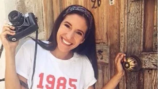 Ελένη Βαΐτσου: Βολτάρει στο κέντρο της Αθήνας και μας χαρίζει το πιο όμορφο χαμόγελο