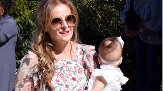 Σταύρος Ξαρχάκος - Ηρώ Σαΐα: Φωτογραφίες από την βάφτιση των παιδιών τους