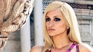 Penelope Cruz | Μεταμορφώνεται στη Donatella Versace σε νέο τρέιλερ τηλεοπτικής σειράς