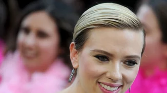 H Scarlett Johansson ξεσπά σε κλάμματα κατά τη διάρκεια εκπομπής