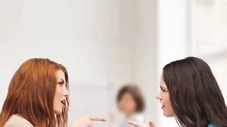 Πώς να χειριστείς κάποιον που δεν συμπαθείς