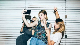 Οι στιγμές είναι πολύτιμες, γιατί να μην τις έχεις για πάντα;