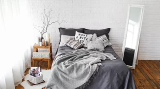10 cozy ιδέες για τη διακόσμηση κρεβατιού με μαξιλάρια και υφάσματα
