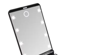 Κυκλοφόρησε το καλύτερο καθρεφτάκι που είχες ποτέ φανταστεί! Μάθε πόσο κοστίζει