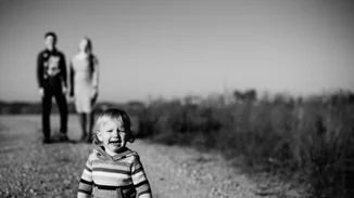 Όταν τα παιδιά «κλαίνε» για να πετύχουν κάτι. Τι κάνουμε;