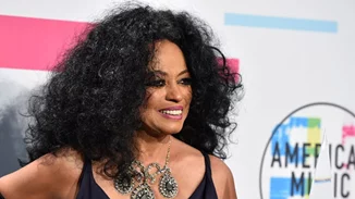 Diana Ross | Μαζί με τα εγγόνια της στη σκηνή των AMAs