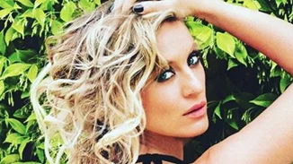 Ελεονώρα Μελέτη | Η γλυκιά φωτογραφία με το νεογέννητο