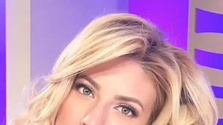 Ευαγγελία Αραβανή | Πρόβα νυφικού!