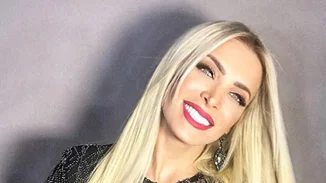 Κατερίνα Καινούργιου | Στόλισε το Χριστουγεννιάτικο δέντρο στο πατρικό της