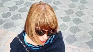 Νιώθεις ταλαιπωρημένα τα μαλλιά σου μετά τη βαφή; Βάλε τέλος!