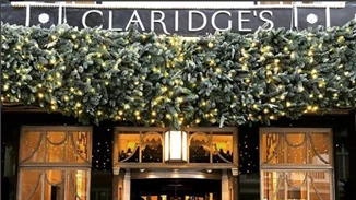 Karl Lagerfeld | Σχεδίασε το φετινό χριστουγεννιάτικο δέντρο του Claridge's