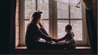 Ανάλυσέ Το | Η Σάντυ Κουτσοσταμάτη απαντά στις ερωτήσεις νέων γονέων