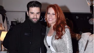 Σίσσυ Χρηστίδου & Θοδωρής Μαραντίνης | Στόλισαν το Χριστουγεννιάτικο δέντρο τους