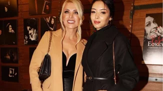 Θεατρική Σκηνή Ζωή Λάσκαρη | Ποιους είδαμε στην πρεμιέρα της παράστασης "Δουλειές με Φούντες";