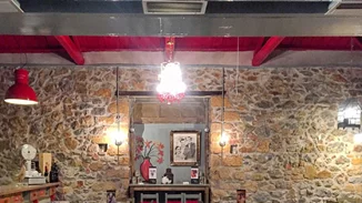 Γίδι: Χασαποταβέρνα, όνομα και πράγμα