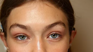 Πώς μπορεί η επιδερμίδα να ενυδατωθεί από μόνη της; (Και να μας αφήσει για λίγο ήσυχες!)