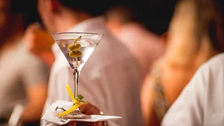 Πώς θα παραγγείλεις και θα πιεις σωστά το Martini