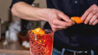 3 εκδοχές του Negroni για να ξεκινήσει καλά η εβδομάδα