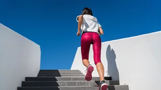 Δες τις ασκήσεις για γλουτούς με μπάλα από την personal trainer