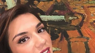 Βάσω Λασκαράκη | Παιχνίδια με την κόρη και την γάτα της