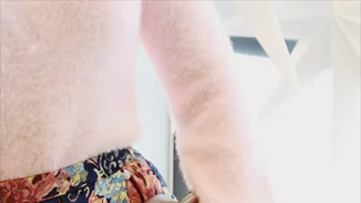 Πονάει η πλάτη σου; Δες πώς φοράς λάθος την τσάντα εξηγεί ο ορθοπαιδικός