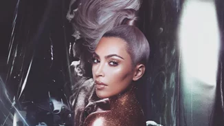 Η χριστουγεννιάτικη κάρτα της Kim Kardashian μόλις ολοκληρώθηκε!