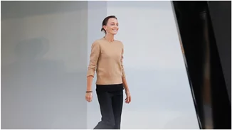 Phoebe Philo: 10 φορές που έφερε τον οίκο Céline στο προσκήνιο της μόδας