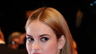 Lily James | Το νέο της hairstyle στην ταινία Rebecca είναι αυτό που θέλουμε να αντιγράψουμε τώρα