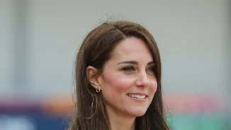 Η Kate Middleton φόρεσε το πιο κομψό καρό παλτό
