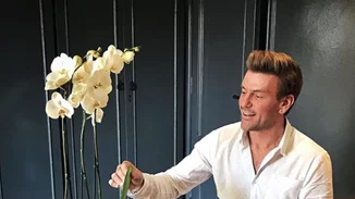 Σπύρος Σούλης | Στόλισε το Χριστουγεννιάτικο δέντρο στο γραφείο του