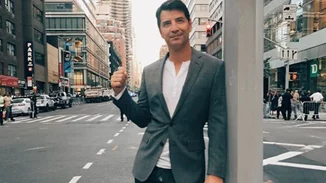 Σάκης Ρουβάς | Μάγεψε στην πρεμιέρα στο Estate Athens Club