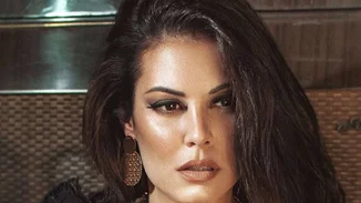 Μαρία Κορινθίου | Στόλισε το χριστουγεννιάτικο δέντρο