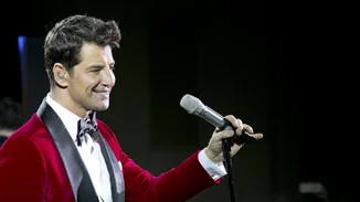 Βρεθήκαμε στην Χριστουγεννιάτικη εκδήλωση της Apivita με πρωταγωνιστή τον Σάκη Ρουβά