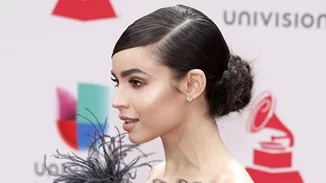 Βρήκαμε το χτένισμα που θα κάνεις στο ρεβεγιόν! Μόνη σου...