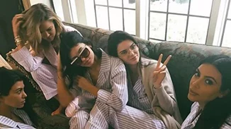 Η χριστουγεννιάτικη κάρτα των Kardashians θα είναι φέτος διαφορετική!