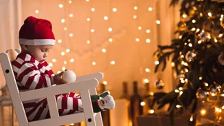 10 τρόποι για να τα βγάλεις πέρα τα Χριστούγεννα με μικρά παιδιά