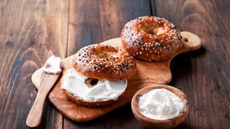 Bagels: Πού στην Αθήνα θα βρεις την αυθεντική συνταγή