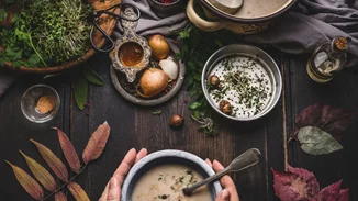 Αυτή η βελουτέ σούπα κάστανου θα ταιριάξει τέλεια στο γιορτινό τραπέζι