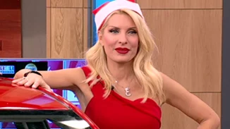 #SantaBaby: Η Ελένη Μενεγάκη φορά το απόλυτο χριστουγεννιάτικο look