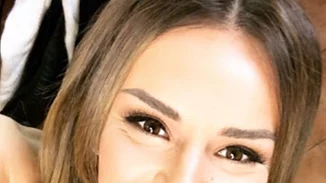 Ελένη Τσολάκη | Το γλυκό φιλί από τον σύζυγό της