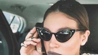 Αθηνά Οικονομάκου | Η selfie με τον κούκλο σκύλο της