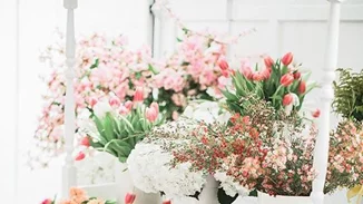 Flower bars | Πώς θα υιοθετήσεις τη νέα τάση στον γάμο σου