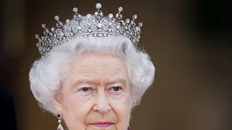 Βασίλισσα Ελισάβετ | Κι όμως φοβάται να φορέσει το στέμμα της!