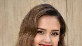 Το τέλειο μυστικό της Jessica Alba για τη μάσκαρα και τις τέλειες βλεφαρίδες