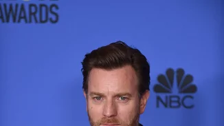 Critics’ Choice Awards 2018 | Το τρυφερό φιλί του Ewan McGregor με την αγαπημένη του