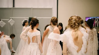 Παντρεύεσαι; Η μόνη συλλογή νυφικών που αξίζει να δεις είναι... ελληνική!