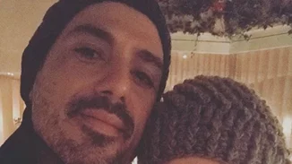 Δέσποινα Καμπούρη | Βόλτα με τον Βαγγέλη Ταρασιάδη και τις δύο κόρες τους