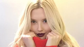 Κωνσταντίνα Κομμάτα | Ποζάρει χωρίς ίχνος μακιγιάζ και είναι πανέμορφη!