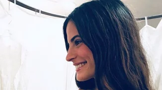 Πρόβα νυφικού για την Χριστίνα Μπόμπα