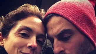 Σοφία Καρβέλα | Παιχνίδια στα χιόνια με τους γιους της